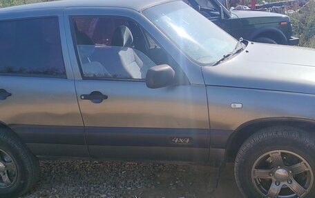 Chevrolet Niva I рестайлинг, 2004 год, 350 000 рублей, 4 фотография