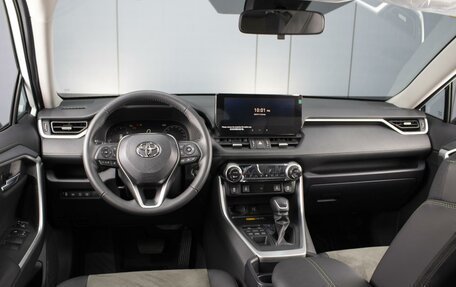 Toyota RAV4, 2024 год, 4 500 000 рублей, 6 фотография