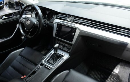 Volkswagen Passat B8 рестайлинг, 2019 год, 1 890 000 рублей, 17 фотография