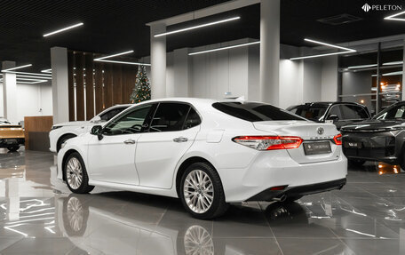 Toyota Camry, 2019 год, 3 090 000 рублей, 4 фотография