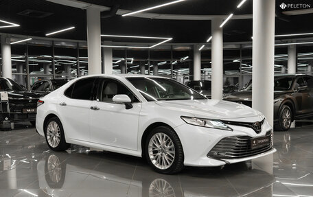Toyota Camry, 2019 год, 3 090 000 рублей, 2 фотография