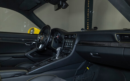 Porsche 911, 2017 год, 10 900 000 рублей, 36 фотография