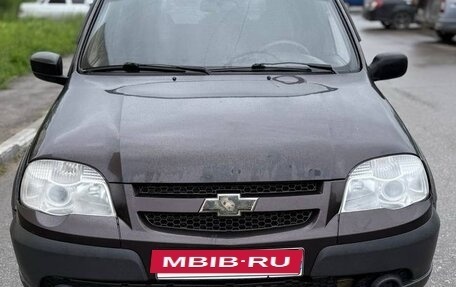 Chevrolet Niva I рестайлинг, 2012 год, 270 000 рублей, 3 фотография