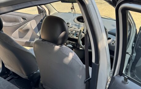Toyota Vitz, 1999 год, 270 000 рублей, 11 фотография
