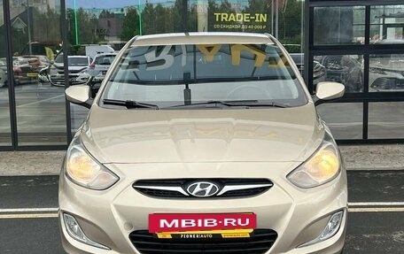 Hyundai Solaris II рестайлинг, 2011 год, 680 000 рублей, 2 фотография