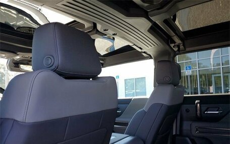 GMC Hummer EV, 2025 год, 16 767 000 рублей, 9 фотография