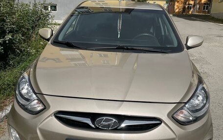 Hyundai Solaris II рестайлинг, 2012 год, 835 000 рублей, 7 фотография