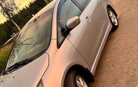 Mitsubishi Grandis, 2004 год, 690 000 рублей, 6 фотография