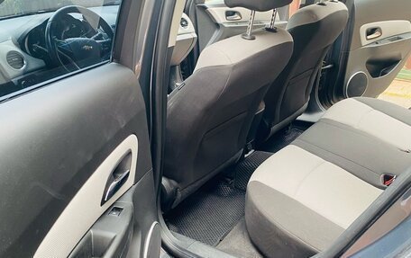 Chevrolet Cruze II, 2013 год, 890 000 рублей, 8 фотография