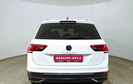 Volkswagen Tiguan II, 2021 год, 2 290 000 рублей, 6 фотография