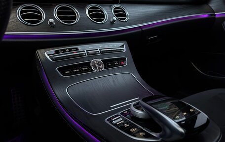 Mercedes-Benz E-Класс, 2017 год, 3 399 000 рублей, 28 фотография