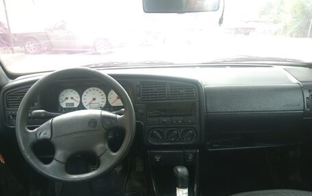 Volkswagen Passat B4, 1996 год, 195 000 рублей, 2 фотография