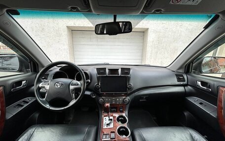 Toyota Highlander III, 2013 год, 2 250 000 рублей, 15 фотография