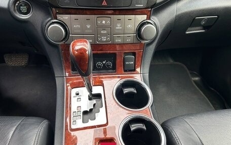 Toyota Highlander III, 2013 год, 2 250 000 рублей, 17 фотография