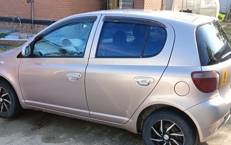 Toyota Vitz, 2000 год, 390 000 рублей, 2 фотография