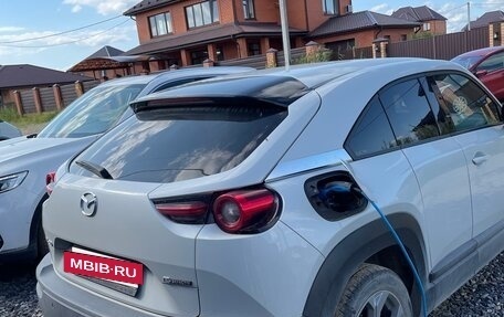 Mazda MX-30, 2020 год, 2 250 000 рублей, 6 фотография
