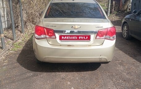 Chevrolet Cruze II, 2010 год, 330 000 рублей, 10 фотография