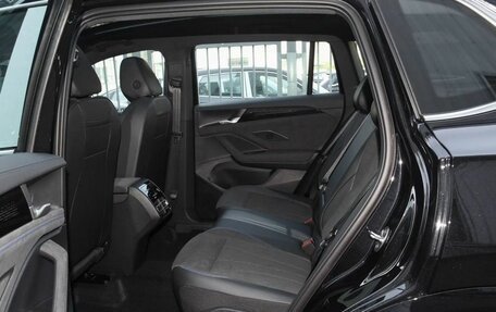 Volkswagen Tiguan, 2025 год, 4 240 000 рублей, 18 фотография