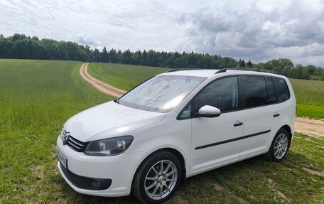 Volkswagen Touran III, 2013 год, 1 000 000 рублей, 2 фотография