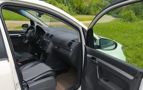 Volkswagen Touran III, 2013 год, 1 000 000 рублей, 9 фотография