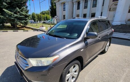 Toyota Highlander III, 2012 год, 1 950 000 рублей, 10 фотография