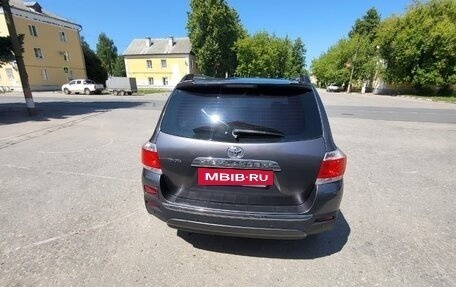 Toyota Highlander III, 2012 год, 1 950 000 рублей, 13 фотография