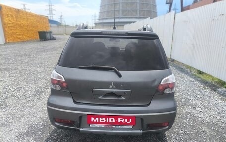Mitsubishi Outlander III рестайлинг 3, 2005 год, 420 000 рублей, 4 фотография