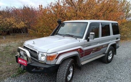 Toyota Land Cruiser 70, 2013 год, 5 100 000 рублей, 1 фотография