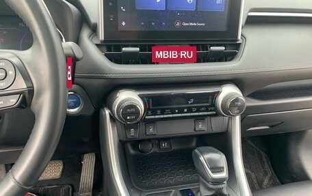 Toyota RAV4, 2022 год, 3 680 000 рублей, 7 фотография