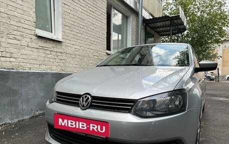 Volkswagen Polo VI (EU Market), 2013 год, 800 000 рублей, 4 фотография