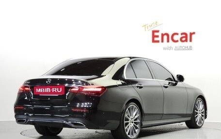 Mercedes-Benz E-Класс, 2021 год, 4 010 045 рублей, 3 фотография