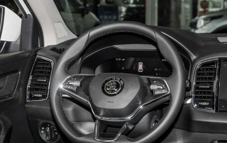 Skoda Karoq I, 2025 год, 2 320 000 рублей, 22 фотография