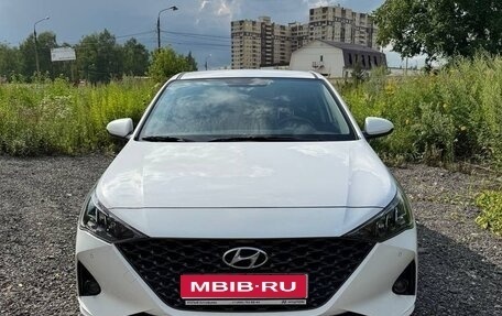 Hyundai Solaris II рестайлинг, 2021 год, 1 999 990 рублей, 1 фотография