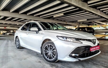 Toyota Camry, 2019 год, 2 750 000 рублей, 1 фотография