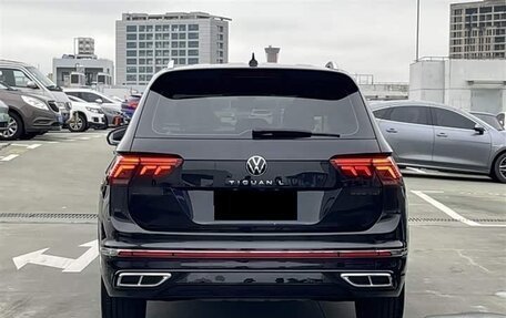 Volkswagen Tiguan II, 2022 год, 2 920 000 рублей, 3 фотография