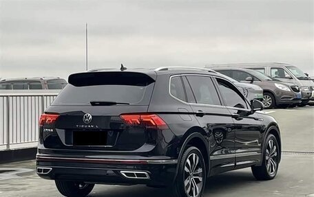 Volkswagen Tiguan II, 2022 год, 2 920 000 рублей, 4 фотография