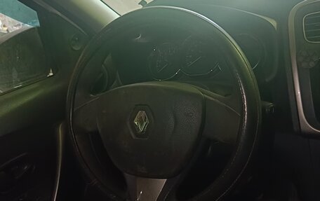 Renault Logan II, 2018 год, 640 000 рублей, 15 фотография
