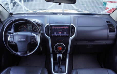 Isuzu D-Max II, 2016 год, 2 430 000 рублей, 9 фотография