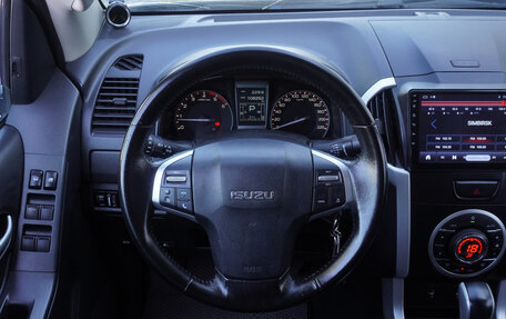 Isuzu D-Max II, 2016 год, 2 430 000 рублей, 10 фотография