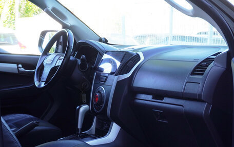 Isuzu D-Max II, 2016 год, 2 430 000 рублей, 17 фотография