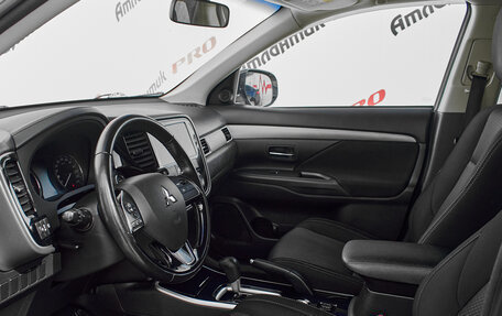 Mitsubishi Outlander III рестайлинг 3, 2017 год, 2 160 000 рублей, 9 фотография