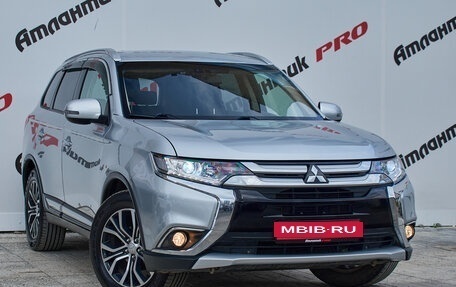 Mitsubishi Outlander III рестайлинг 3, 2017 год, 2 160 000 рублей, 3 фотография