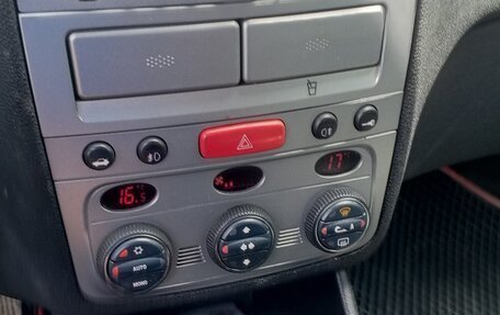 Alfa Romeo 147 I рестайлинг, 2001 год, 290 000 рублей, 12 фотография