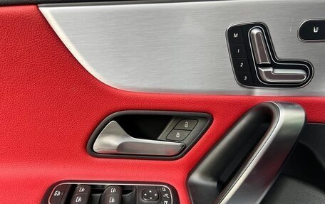 Mercedes-Benz A-Класс AMG, 2021 год, 3 050 000 рублей, 15 фотография