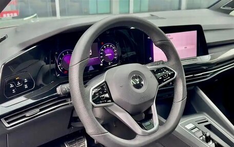 Volkswagen Golf VIII, 2022 год, 2 030 000 рублей, 9 фотография