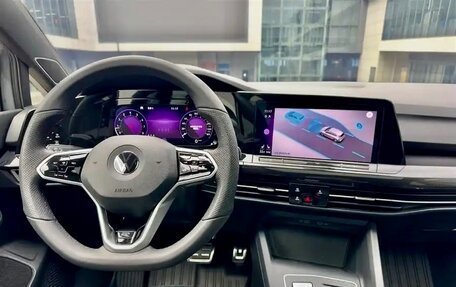 Volkswagen Golf VIII, 2022 год, 2 030 000 рублей, 10 фотография