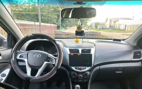 Hyundai Solaris II рестайлинг, 2011 год, 595 000 рублей, 4 фотография
