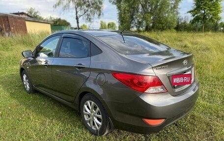 Hyundai Solaris II рестайлинг, 2011 год, 595 000 рублей, 3 фотография