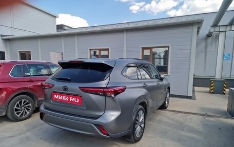 Toyota Highlander, 2021 год, 5 300 000 рублей, 2 фотография