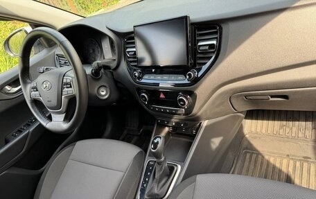 Hyundai Solaris II рестайлинг, 2021 год, 1 999 990 рублей, 11 фотография